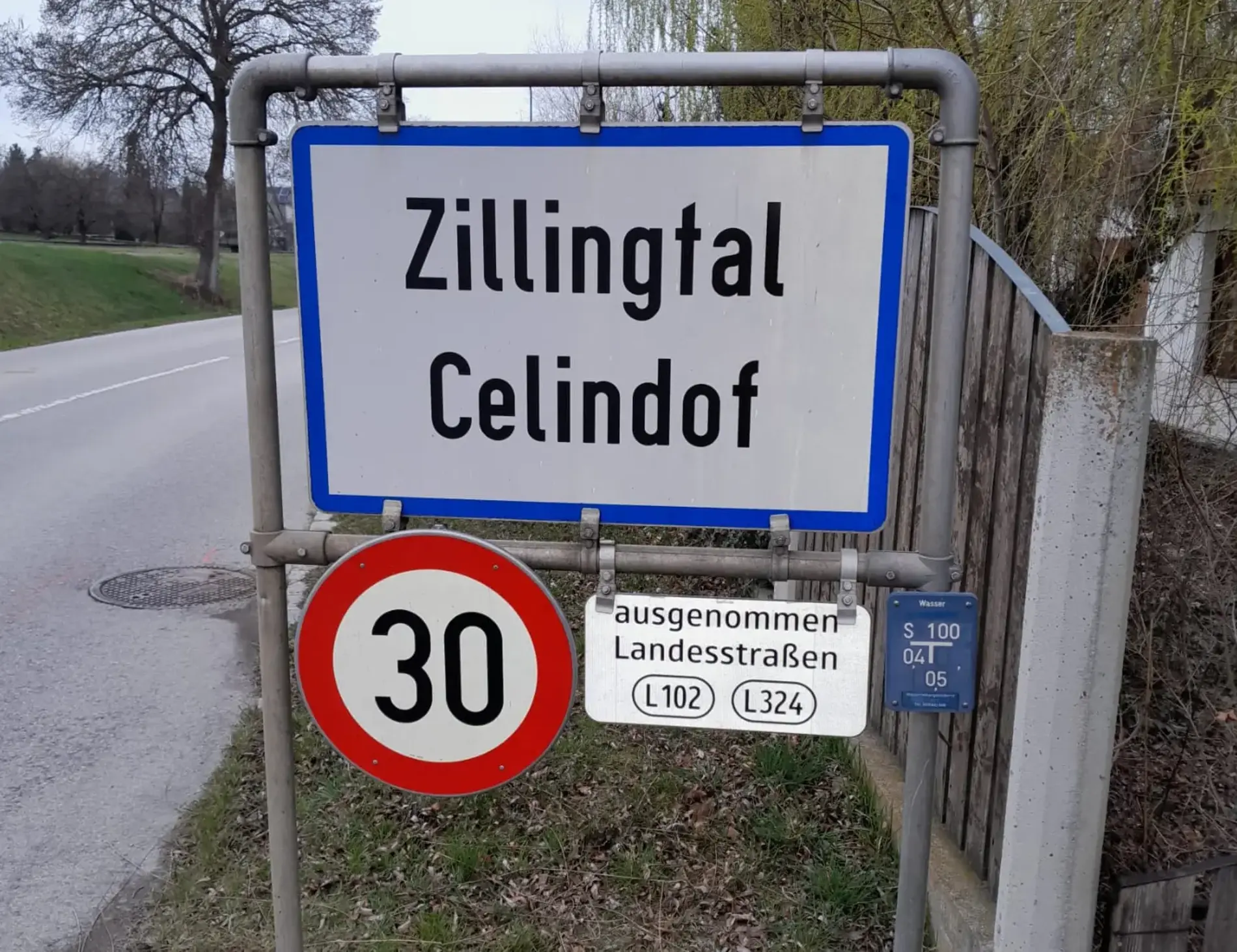 Ortstafel Zillingtal/Celindof mit Tempo 30-Tafel und Zusatztafel ausgenommene Landesstraßen